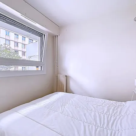Апартаменты Cosy Near La Buttes-aux-cailles